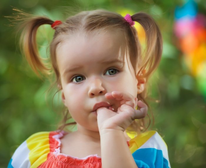 Toddler sucking thumb